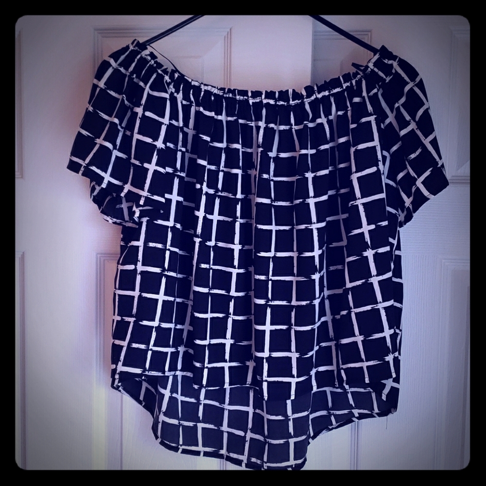 Humming bird Women top blouse Size M used